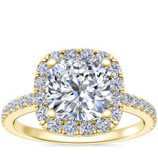 Anillo de compromiso clásico con halo de diamantes de talla cojín en oro amarillo de 14 k